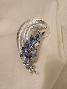 Vintage CORO PEGASUS Blue Aurora Borealis Feather Book Piece Brooch Pin